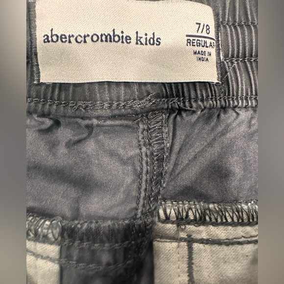 Abercrombie Kids Gray Cargo Pants Size 7/8 - Picture 5 of 7
